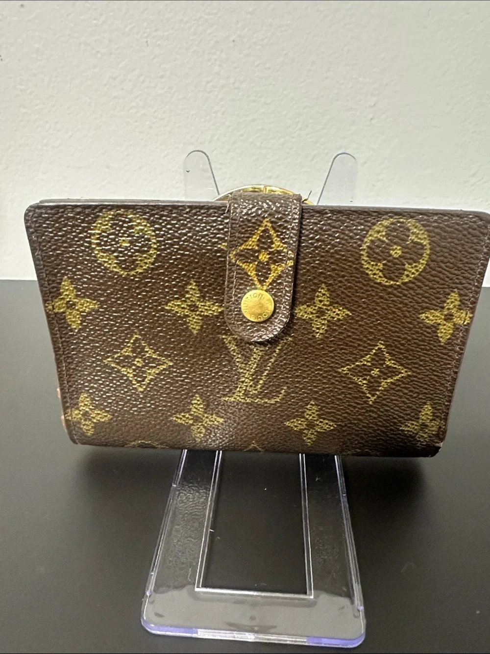 EUC Vintage Louis Vuitton Monogram Bifold Snap Wallet w Gold  Coin Closure